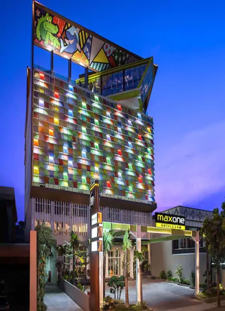 MaxOneHotels.com at Tidar Surabaya Eksteriør billede