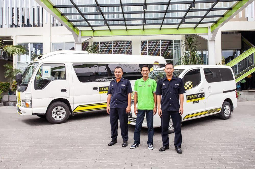 MaxOneHotels.com at Tidar Surabaya Eksteriør billede