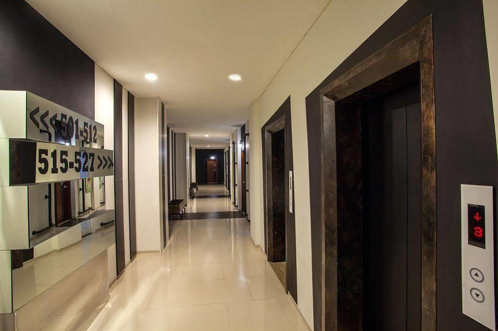 MaxOneHotels.com at Tidar Surabaya Eksteriør billede