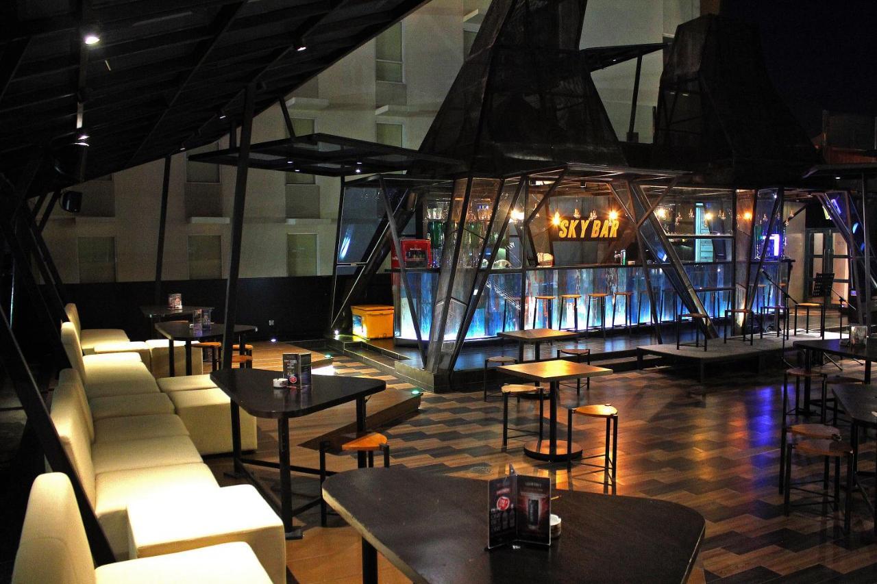 MaxOneHotels.com at Tidar Surabaya Eksteriør billede
